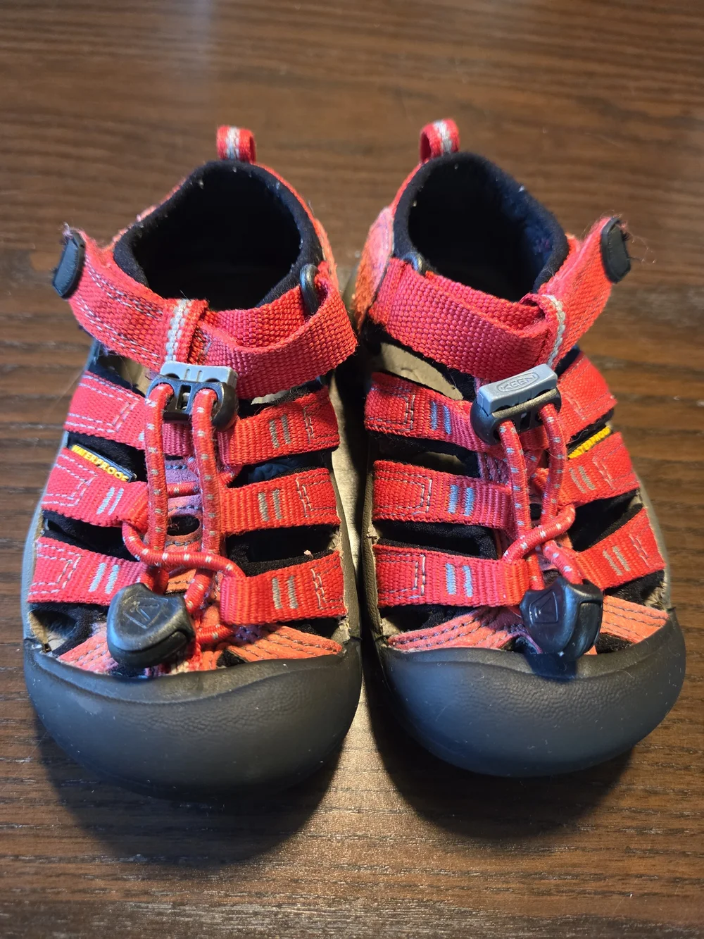 KEEN Newport H2 Toddler Water Sandals Size 8 Red Gray Closed Toe Hiking Shoes - Picture 2 of 6